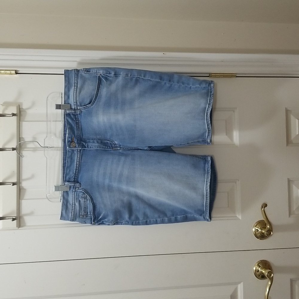 3/$15 Est. 1946 Denim shorts sz 16W